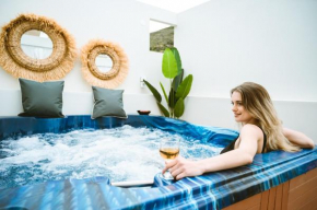 Erotokritos Deluxe Suite With Jacuzzi